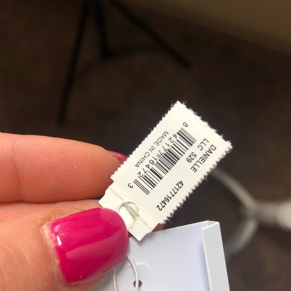 NWT Kendra Scott Matte Liliac Danielle Earrings - Picture 5 of 8